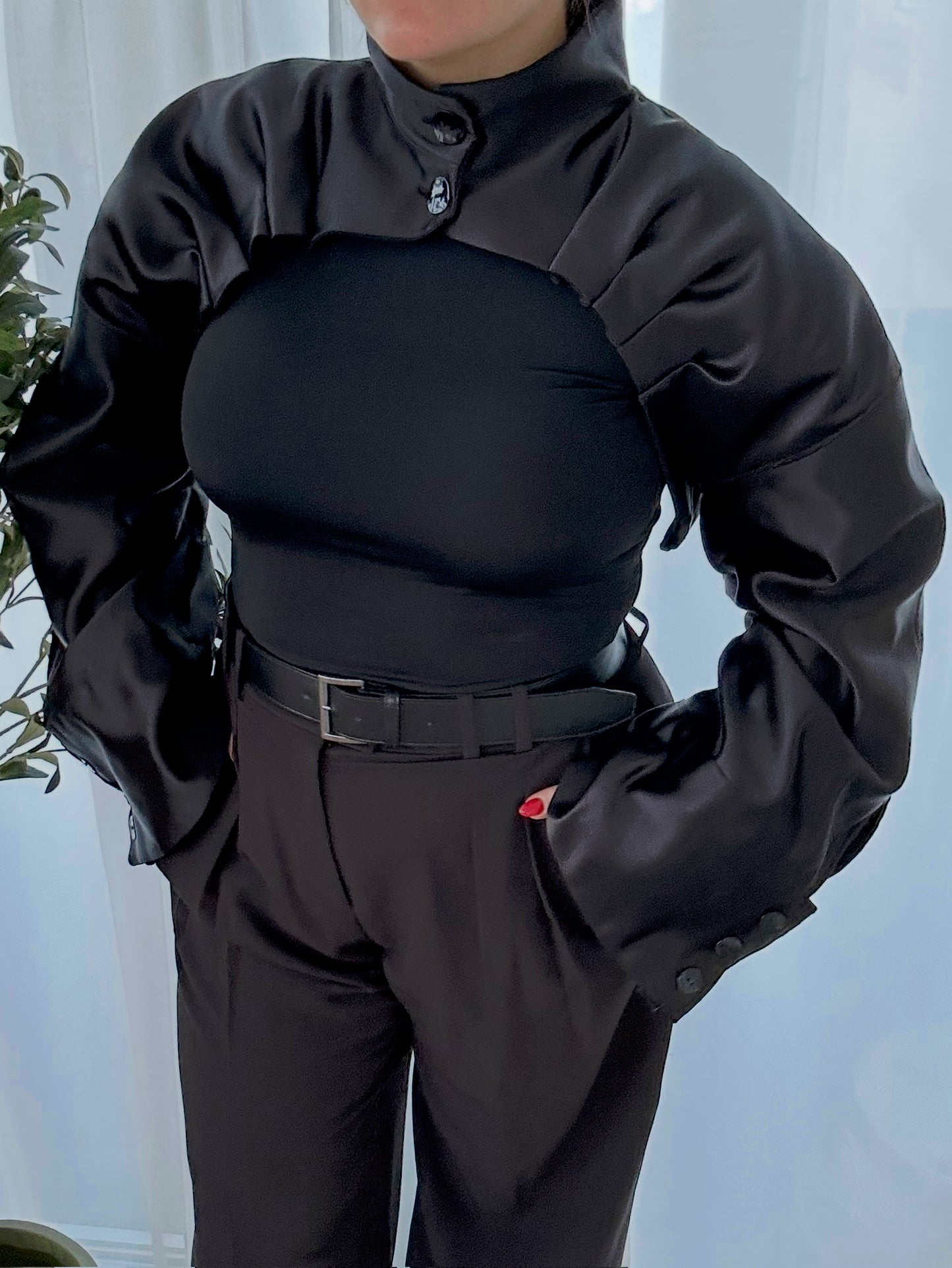 aPREORDER The Bolero in Black