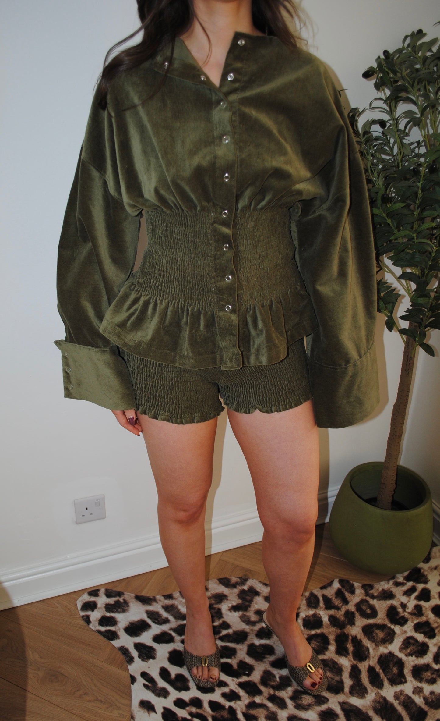 PREORDER Apricity Set in Olive